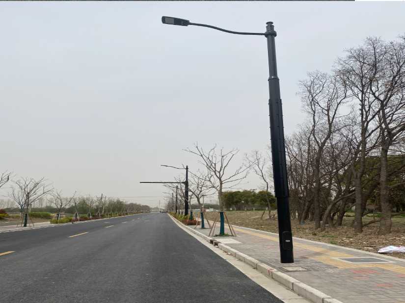 鄯善县上海综合杆 太阳能路灯工程